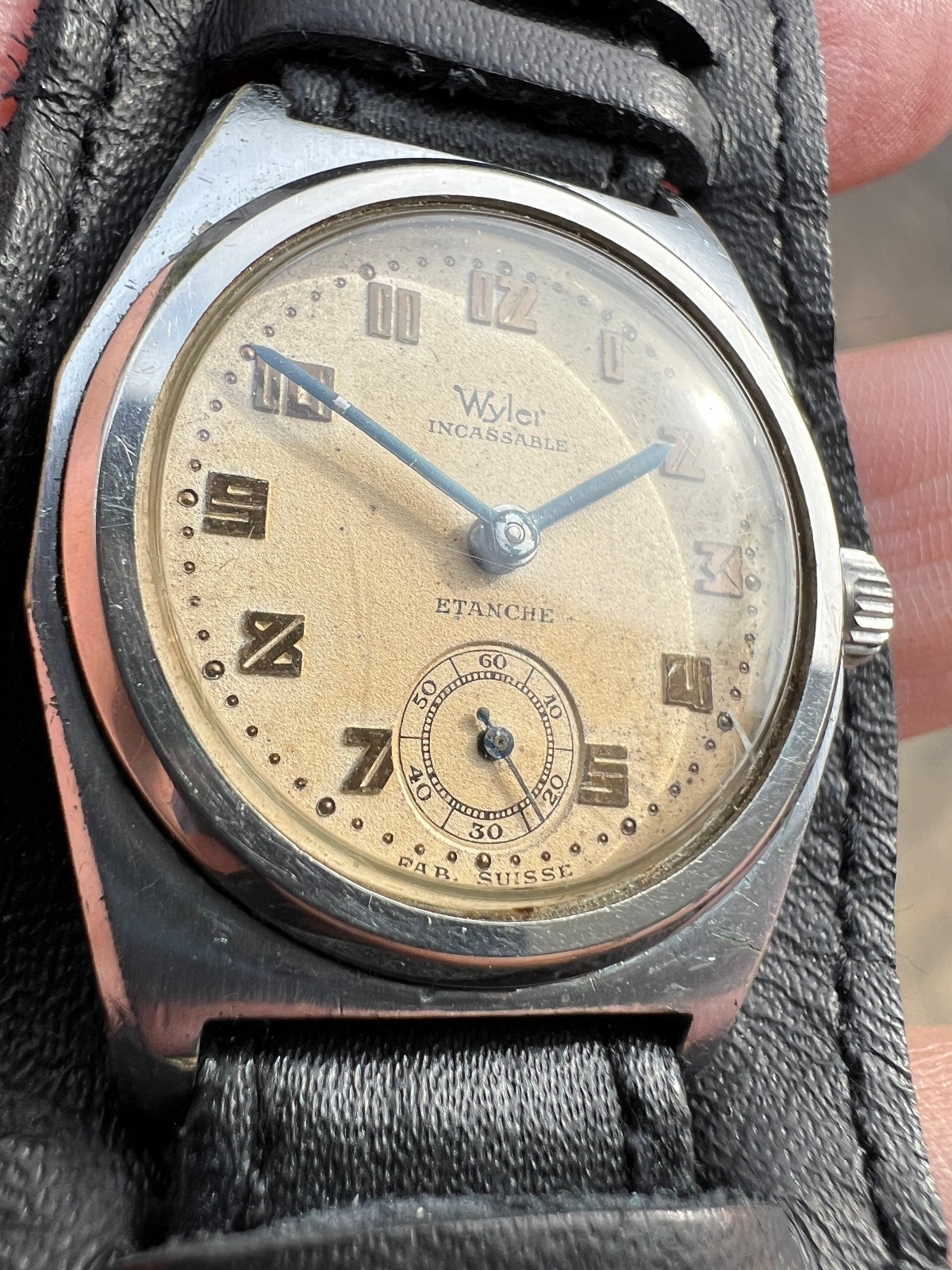 Vintage Wyler rare ww2 Military Etanche watch Deco numbers Tropical dial Works