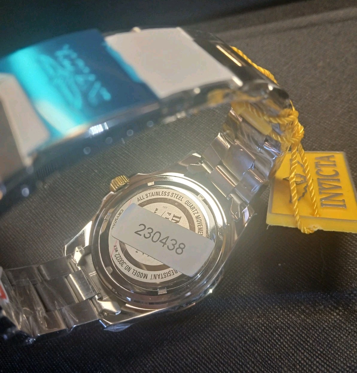 Men’s Watch. Brand New Invicta Pro Diver Current wave. 2-Tone Band. 43mm. #30022