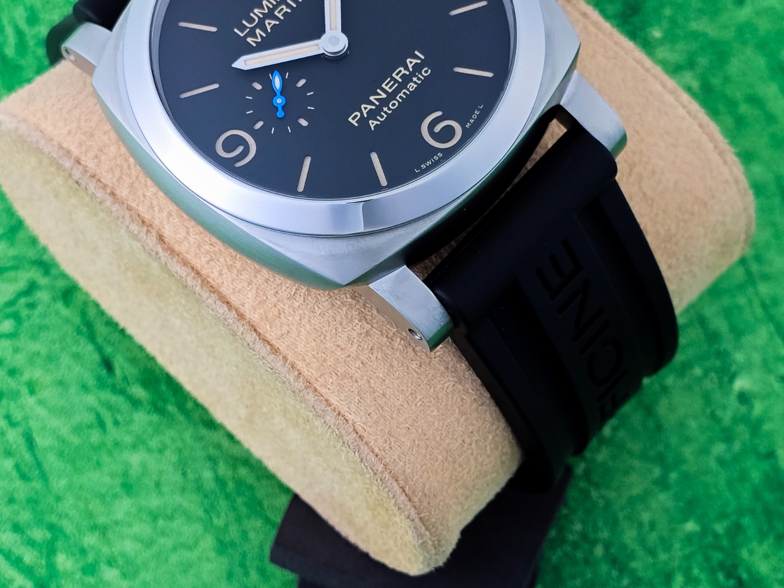 Panerai Luminor Marina 44 MM Black Dial on Black Rubber New Card 2020