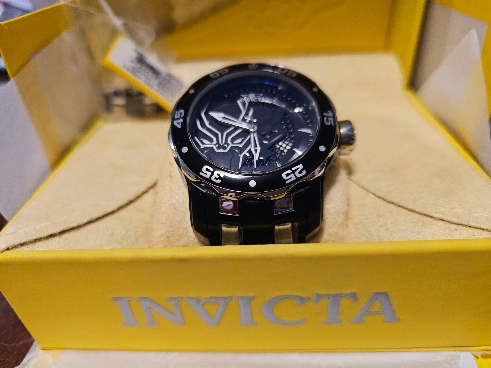 INVICTA Marvel Black Panther Pro diver Men’s Watch