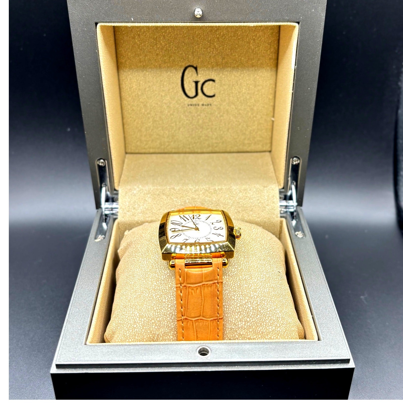 Vintage Gc 18500 Swiss Made Gold Tone Quartz Watch Full Set Box Papers