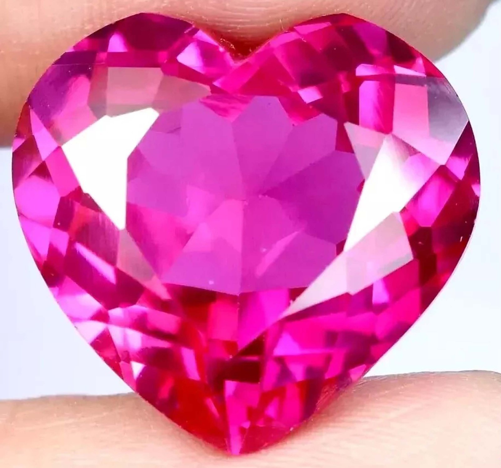 15.00 Carat Natural Pink Sapphire Heart Shap IGL Certified Loose Gemstone D26