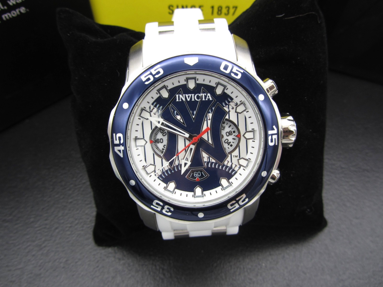 Invicta MLB New York Yankees Men’s 48mm Limited Blue Chrono Watch 49874 Clean!