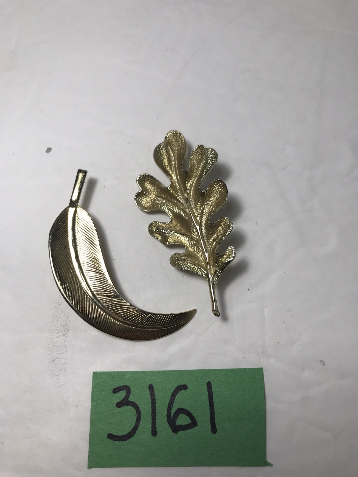 Vintage Leafs Pins Brooch Fashion Jewelry Mix Lot of 2 Gold-tone EUC