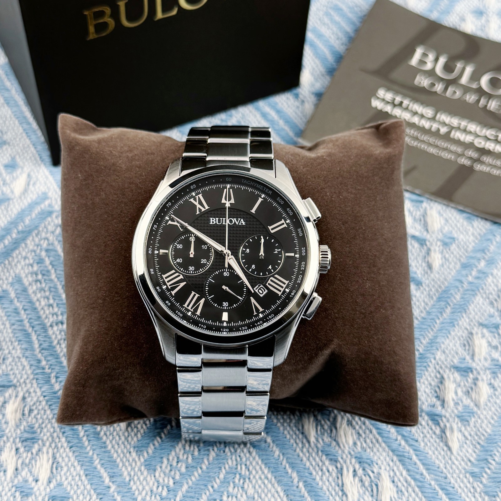 New Bulova Wilton Classic Quartz Men’s Watch Black textured Dial 46.5mm/96B288