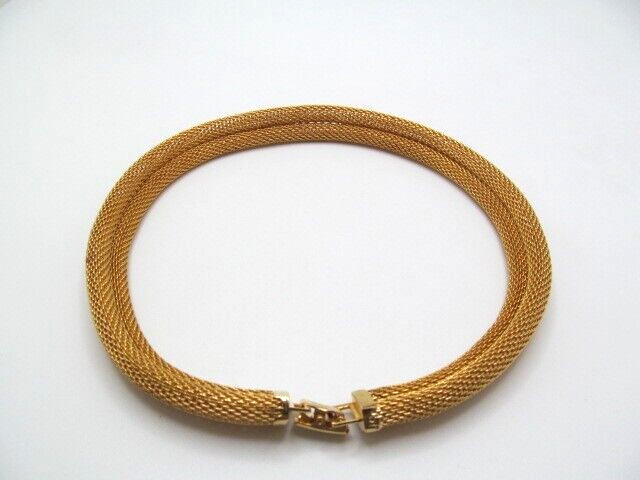 Vintage Gold Tone Domed 13.45mm Wide Mesh Barrel Chain Necklace 16.5 Inch