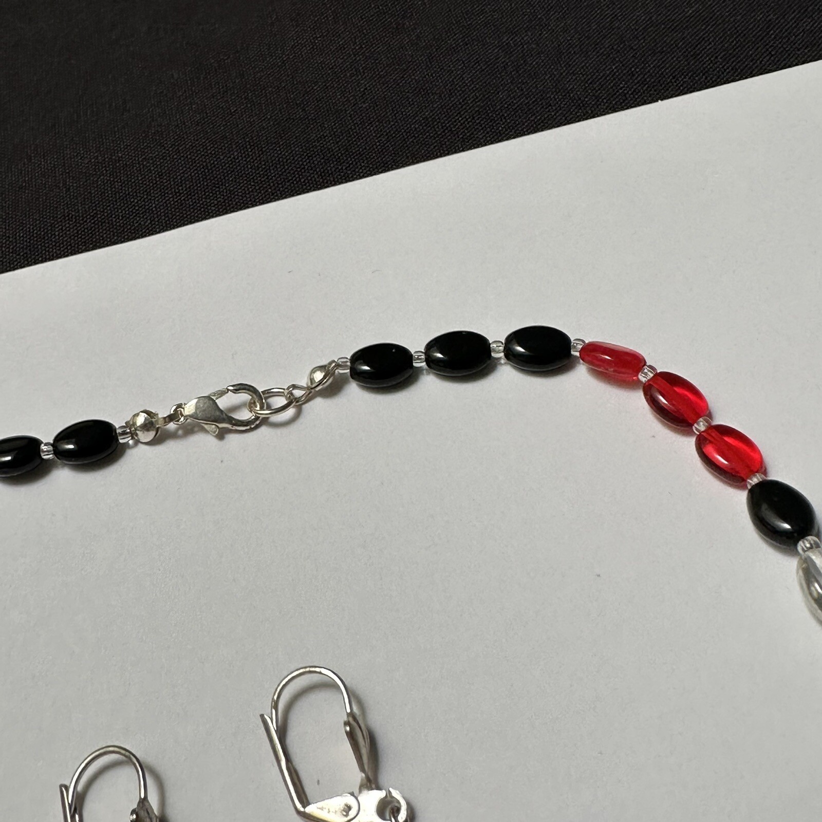 Black & Red Beaded Pierced Dangle Earrings & Necklace 19 1/2 Inch
