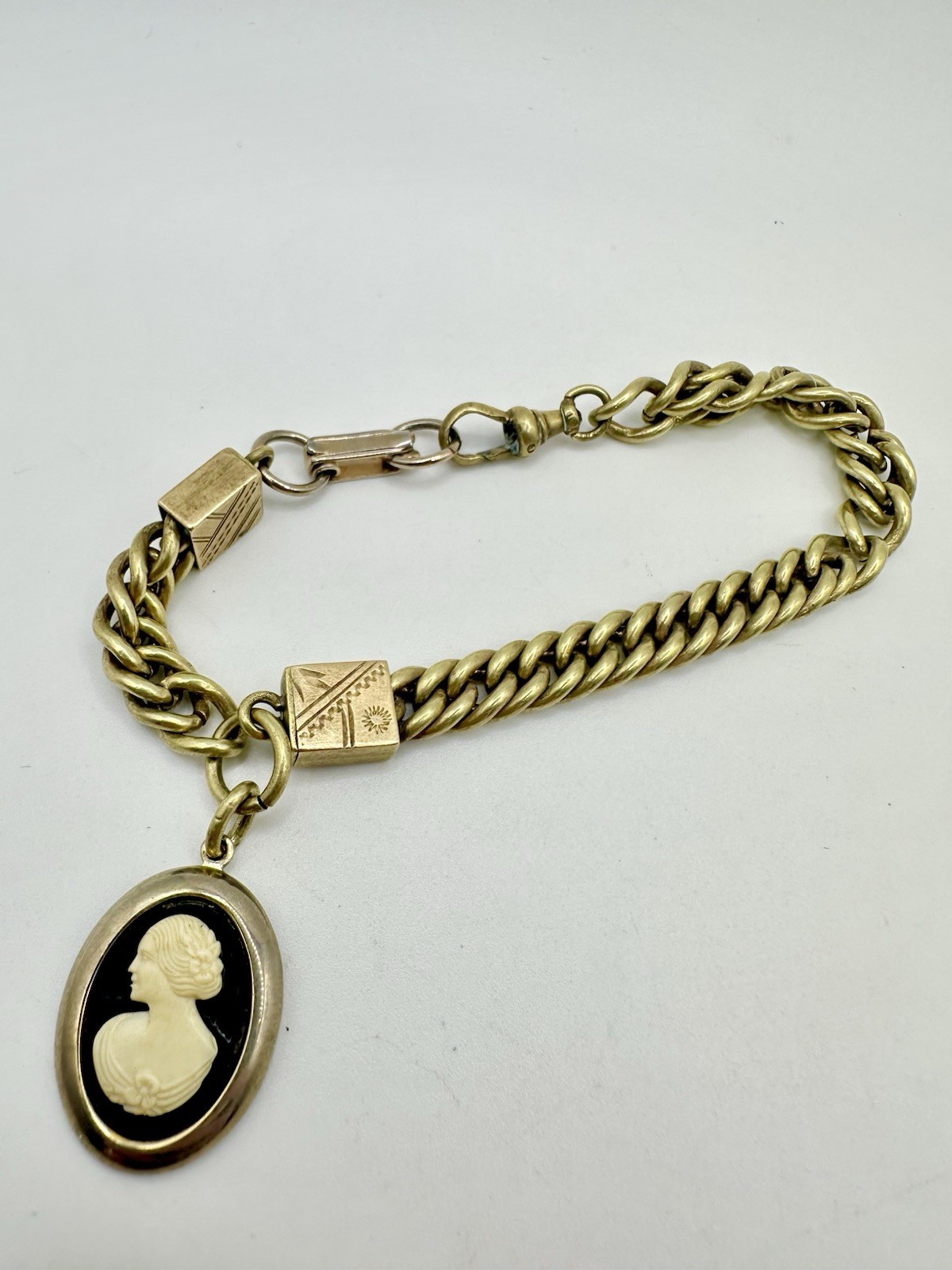 Antique VTG 7-8in Fob Chain Bracelet Cameo Brass? Gold Filled Swivel Clasp Read