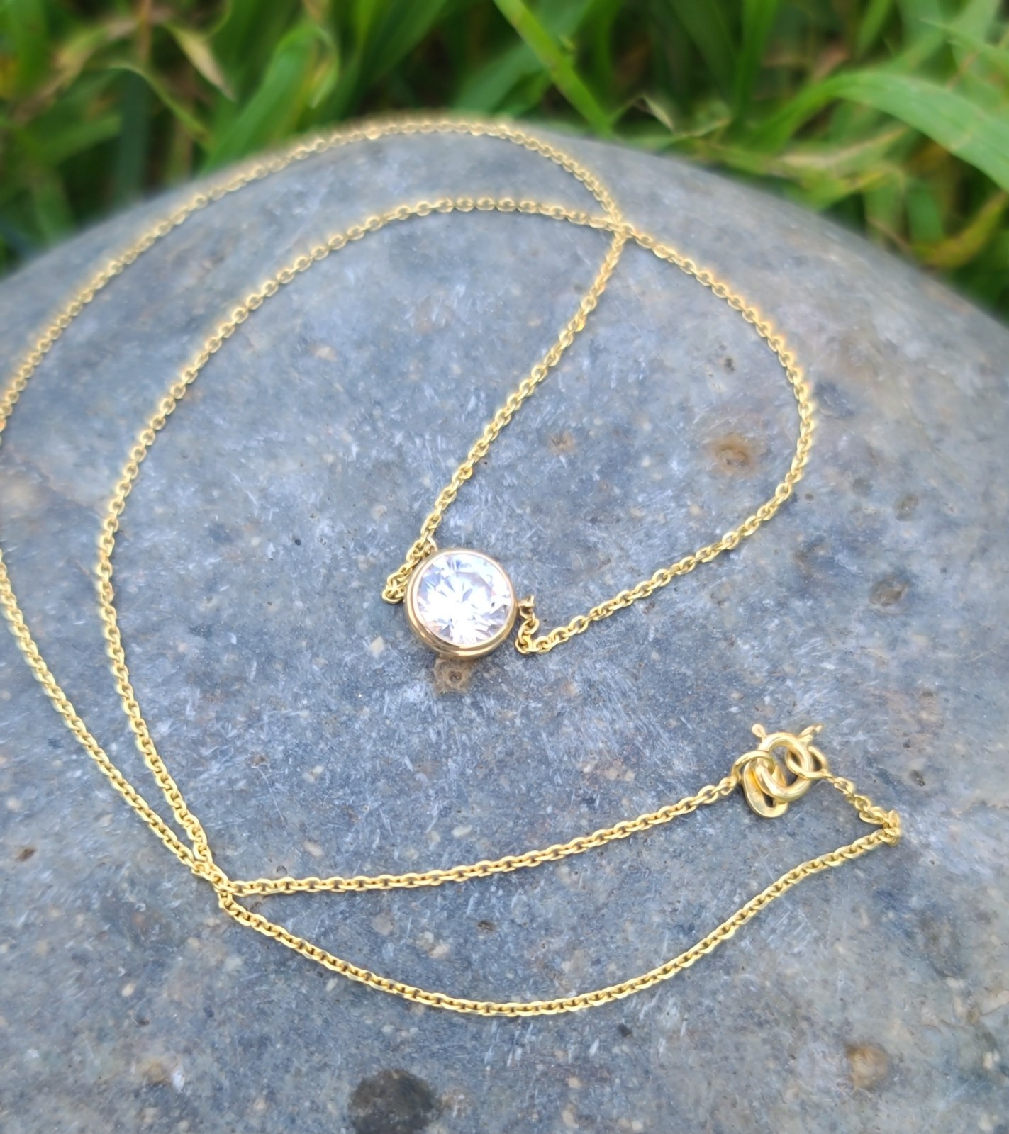 14k Solid Yellow Gold AAA Iced Station Pendant Chain Necklace 18″ Signed 2.27gr