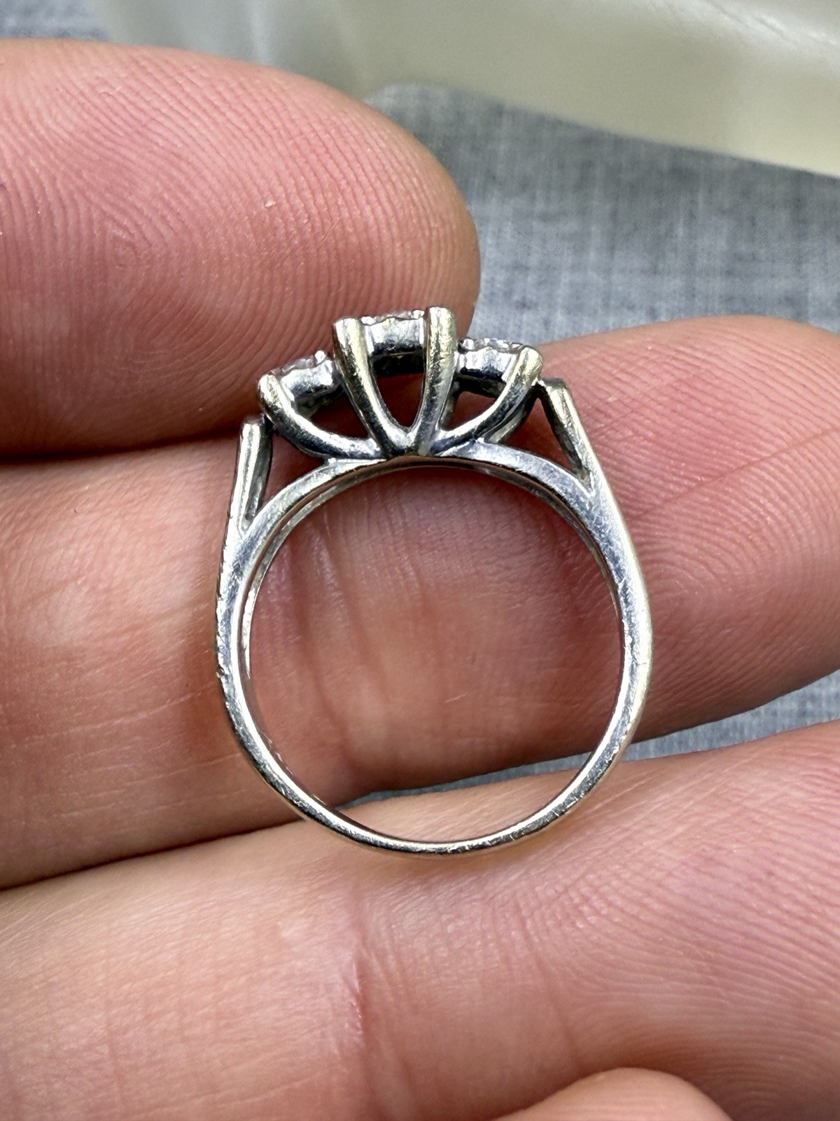 10K White Gold 0.25 ctw Three Diamond Ring Size 5 (3.2 Grams)