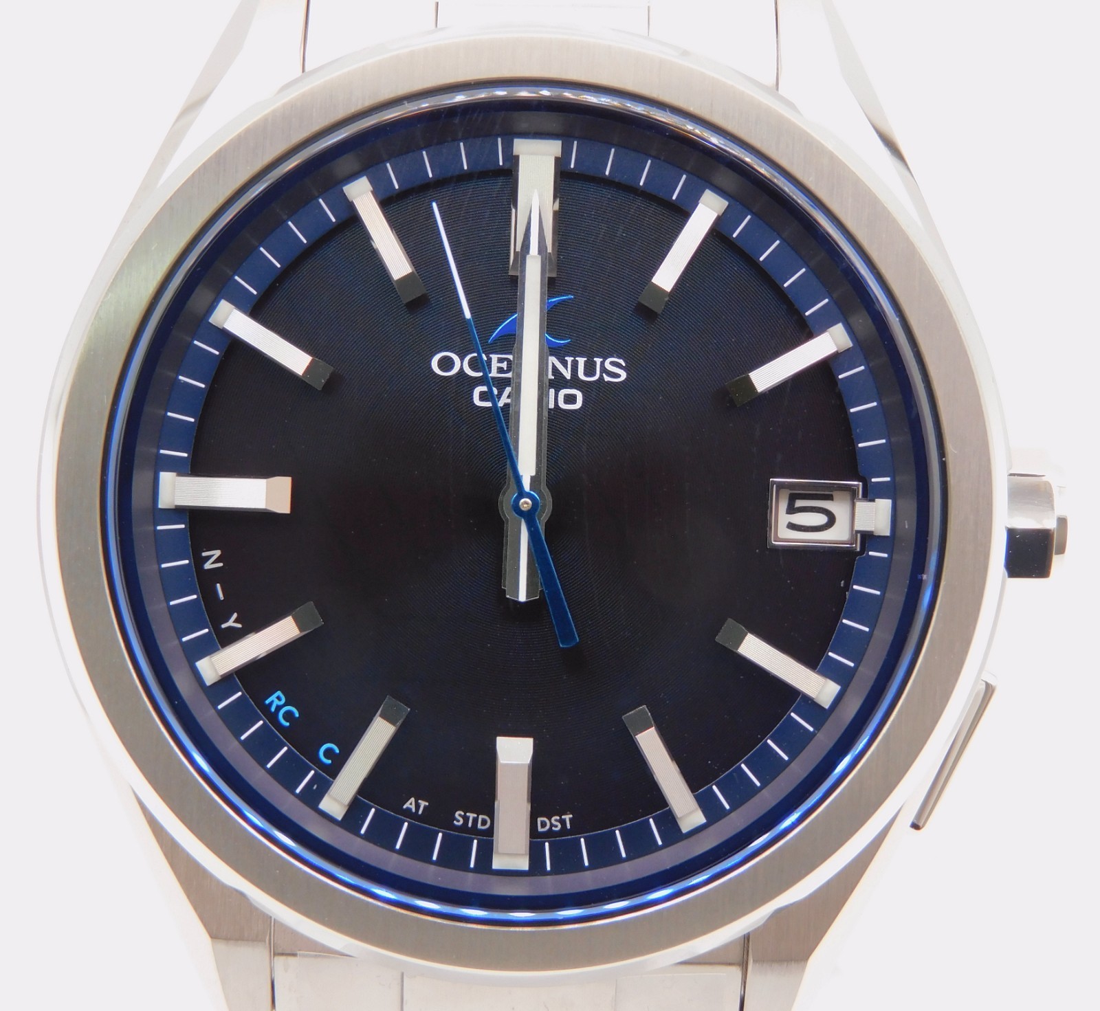 NEW CASIO OCEANUS OCW-T200S-1AJF Bluetooth Solar Radio Watch New in Box
