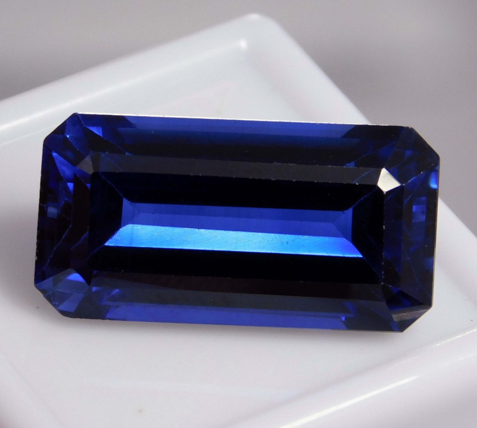 Certified Natural 21.25 Ct Ceylon Blue Sapphire Emerald Cut Loose Gemstone
