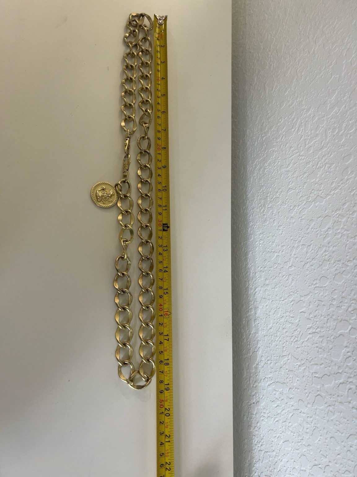Cabi Vintage Gold Tone Chunky Chain Medallion Necklace 22” Statement Jewelry