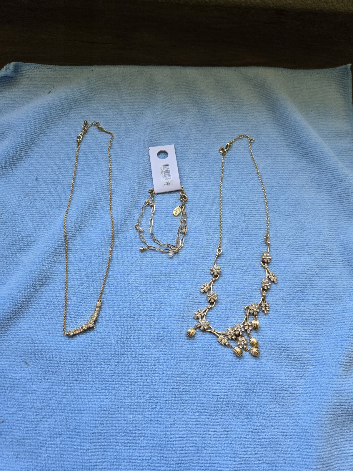 Gold-colored costume jewelry lot, 1,392.1 grams