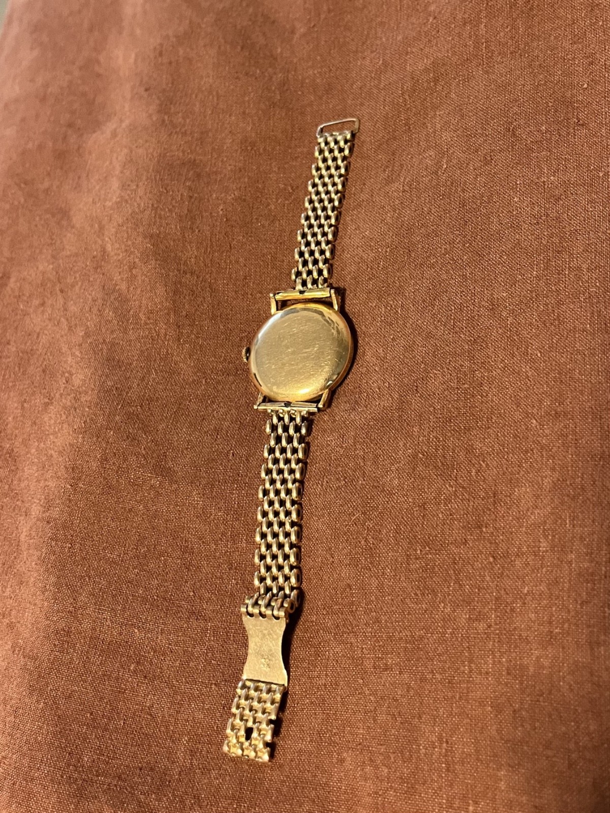 Vintage CYMA 18K Solid Yellow Gold Mens Watch Integrated 18K Gold Mesh 45g