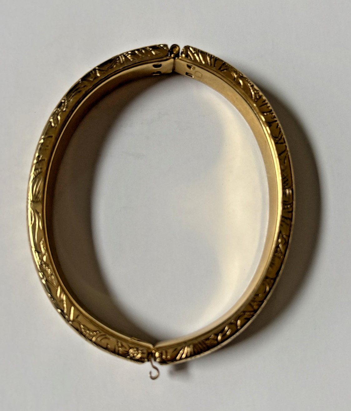 Gold Metal Bangle Bracelet Etched Floral Design Hinge Inside Circumfrrence 6.75″