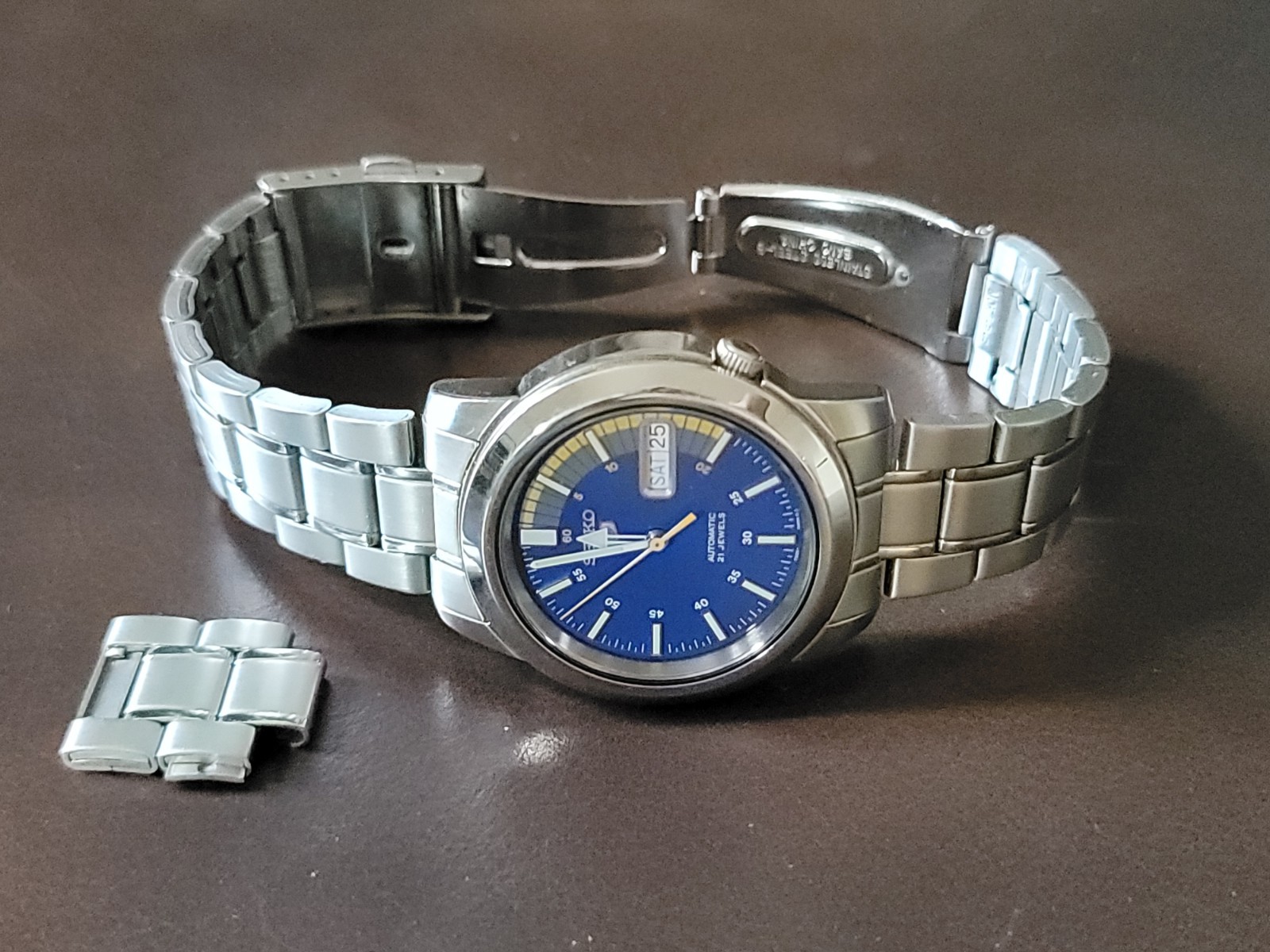 Seiko 5 Men’s Automatic 21J Blue Dial Day/Date Stainless Steel Bracelet