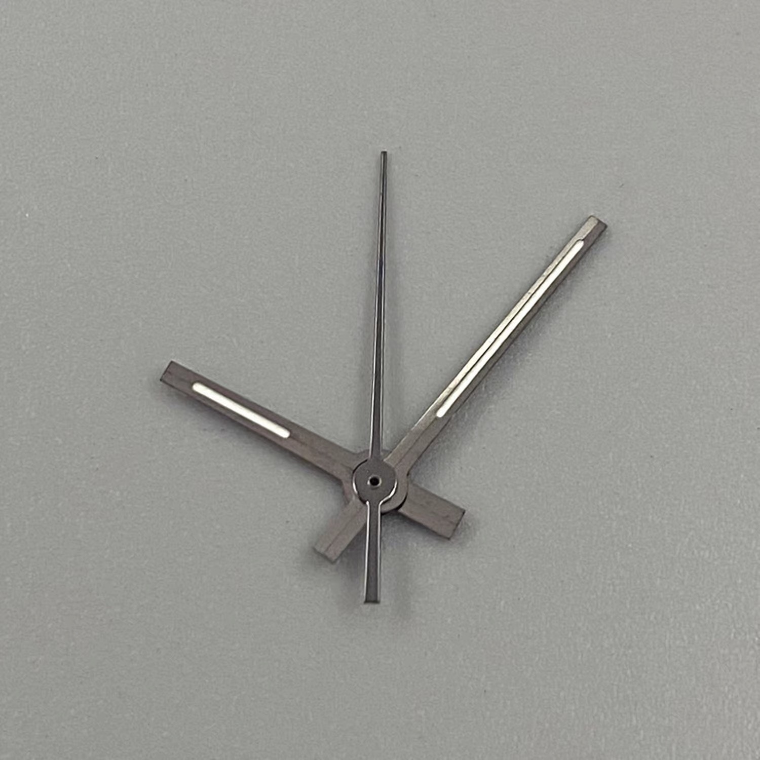 1 Set Watch Hands For NH35 NH36 ETA2824/2836 Luminous 8x12x12.5mm Gun Gray