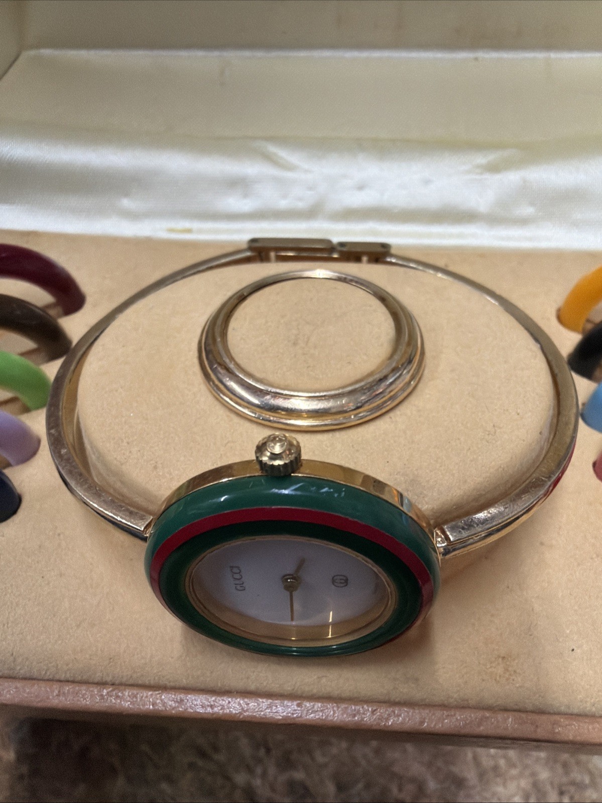 Vintage Gucci 1100-L Women’s Bangle Watch w/Original Box & 12 Bezels *RARE*