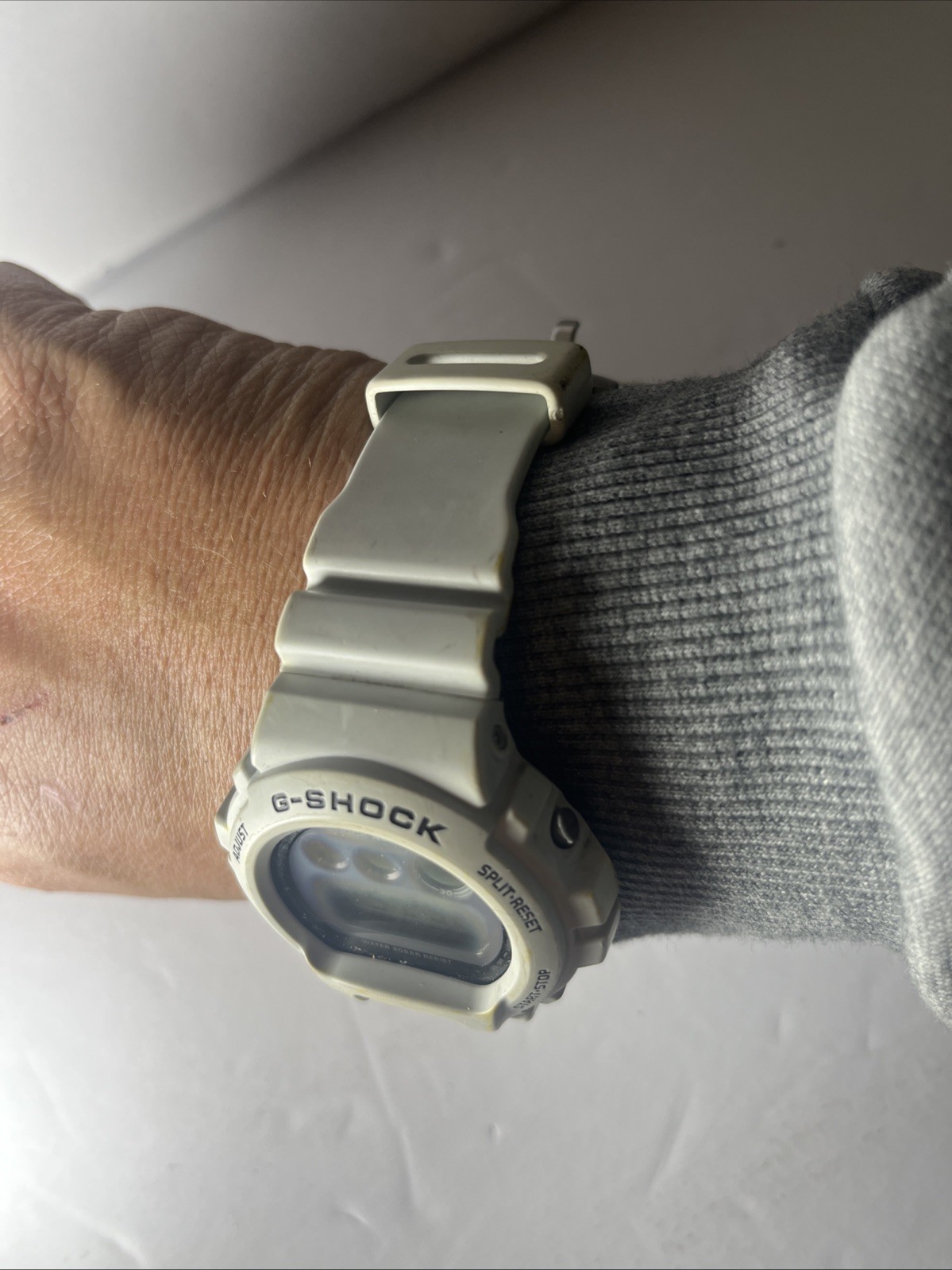 Classic Casio G-SHOCK DW-6900FS (3230 white