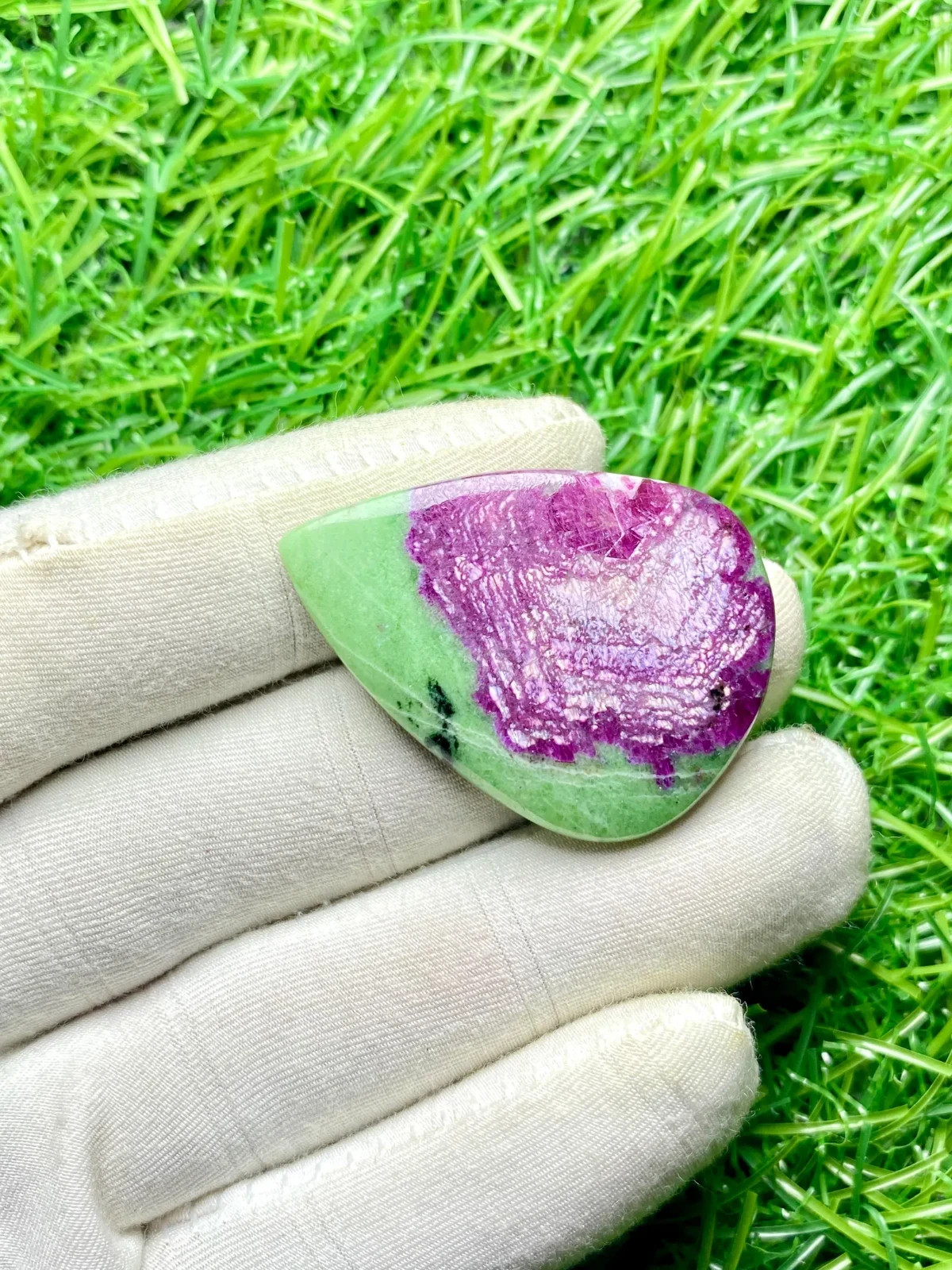 Ruby Zoisite Cabochon: Loose Gemstone for Jewelry (52Cts, 37x26mm)