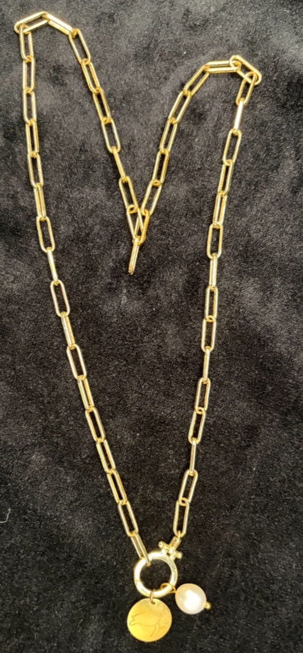 Gold Paperclip Chain Sea Turtle & Genuine 7.6mm Cultured Pearl Necklace 18.5″