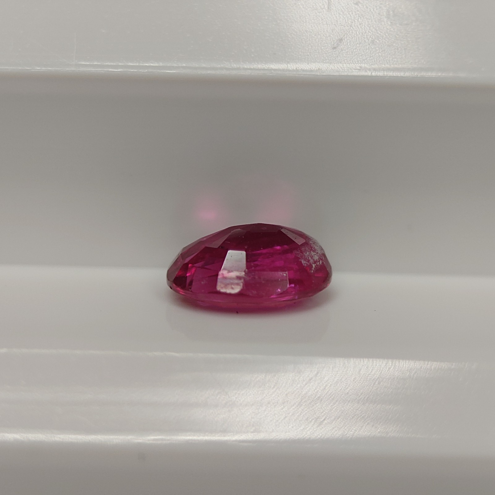 Natural Ruby 0.49 ct, approx. 5.1 mm x 4.0 mm x 2.2 mm, Jewelry Remover r0005