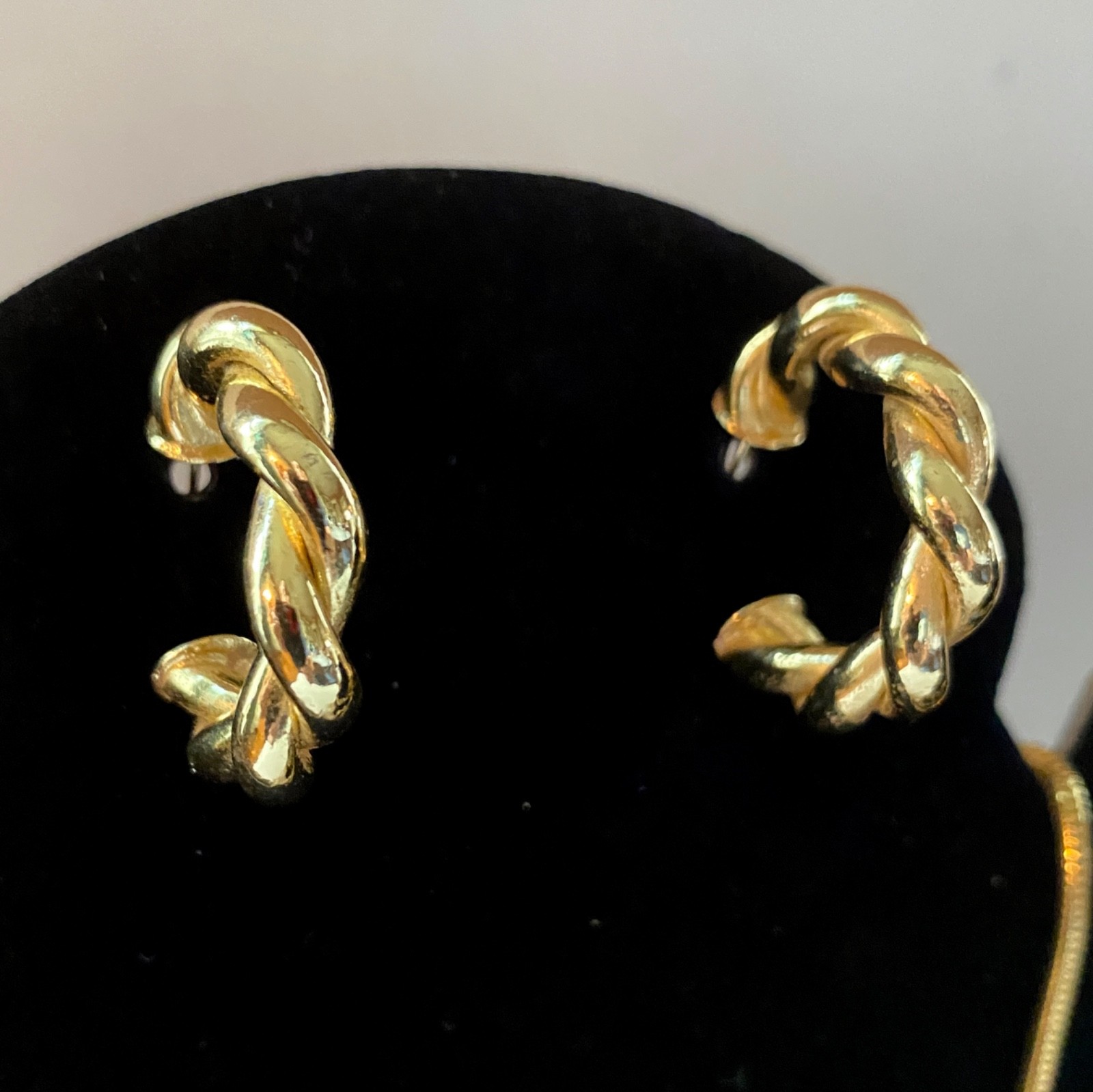 Lot of 5 Vintage to Now Costume Jewelry All Wearable – Modernist Gold Tone