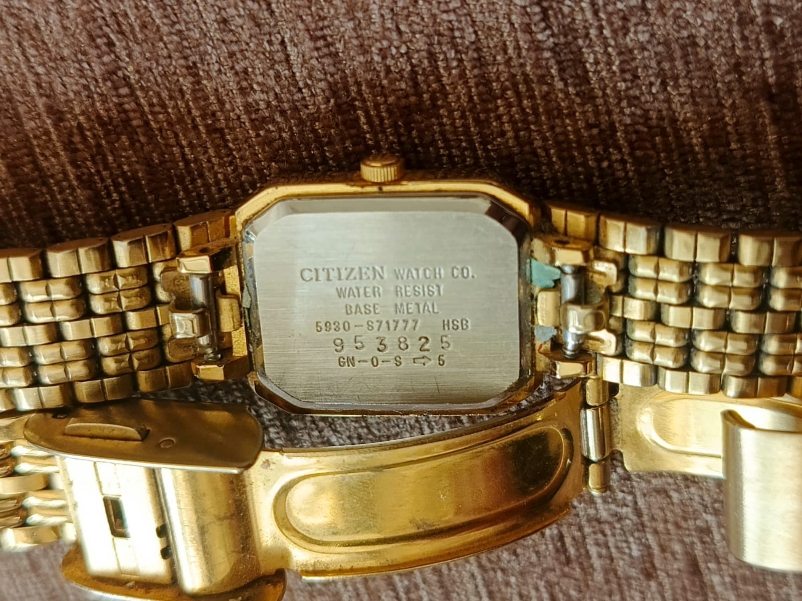 Vintage Citizen Quartz Women’s Dress Watch 5930-S71777 Gold Tone Black Face