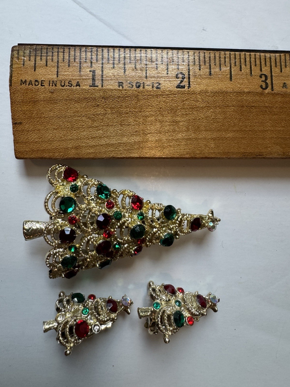 VTG Pakula Signed Christmas Tree Brooch Pin & Clip Earrings Set Red Green