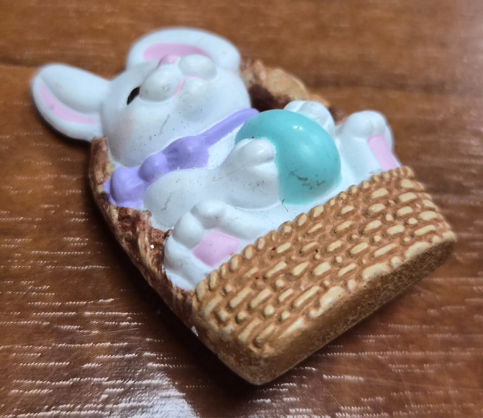 Vintage 90’s Hallmark Cards Spring Easter Bunny Rabbit In A Basket Pin / Brooch