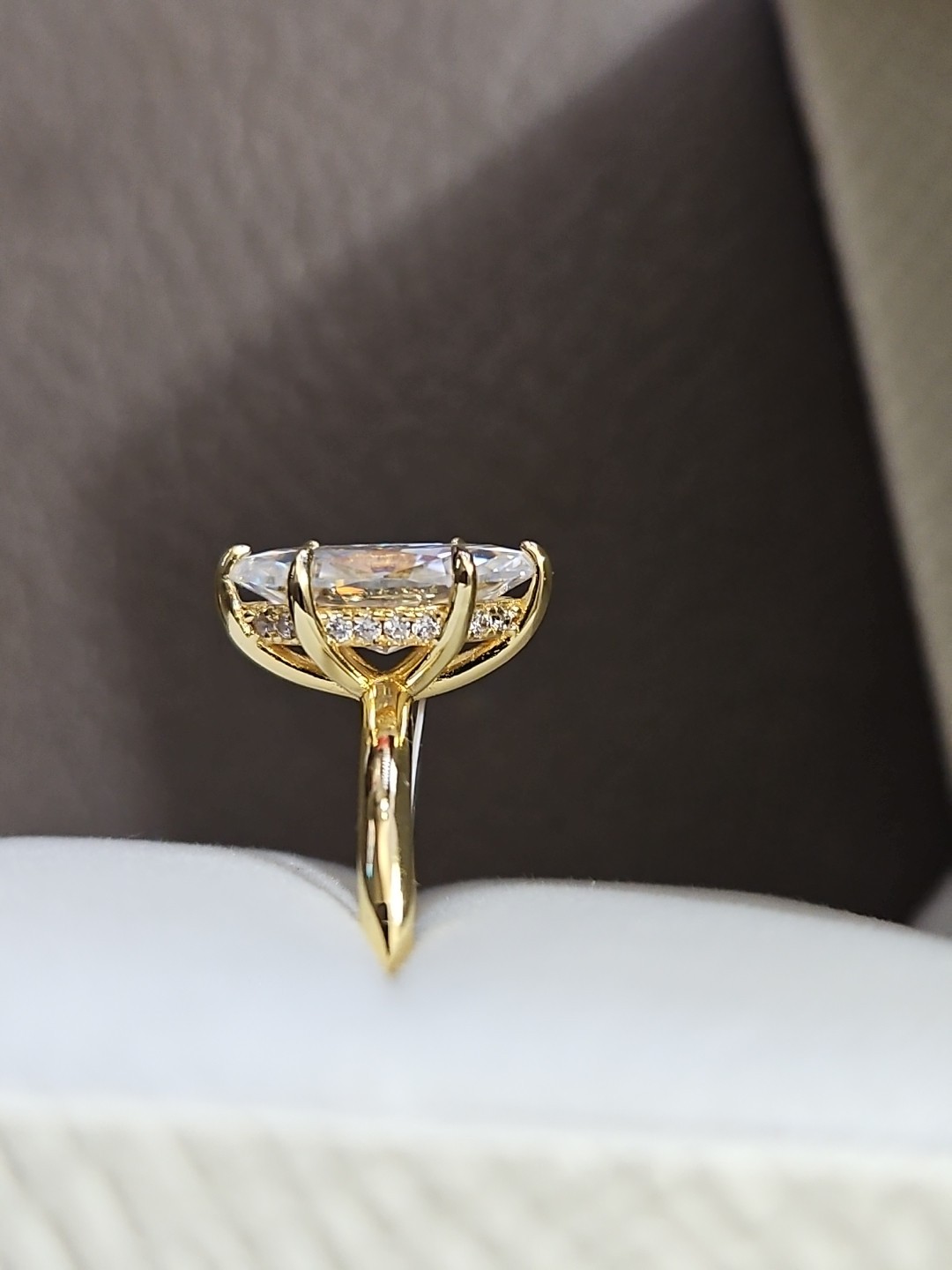 Roddify 2 Carat Marquise Cut Moissanite Womens Engagement Ring. Size 8 NEW