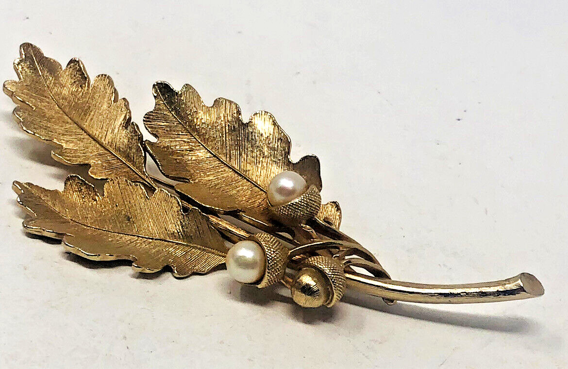 Vtg. R. MANDLE Gold Tone Oak Leaves Brooch Pin w. Genuine Cultured Pearl Acorns