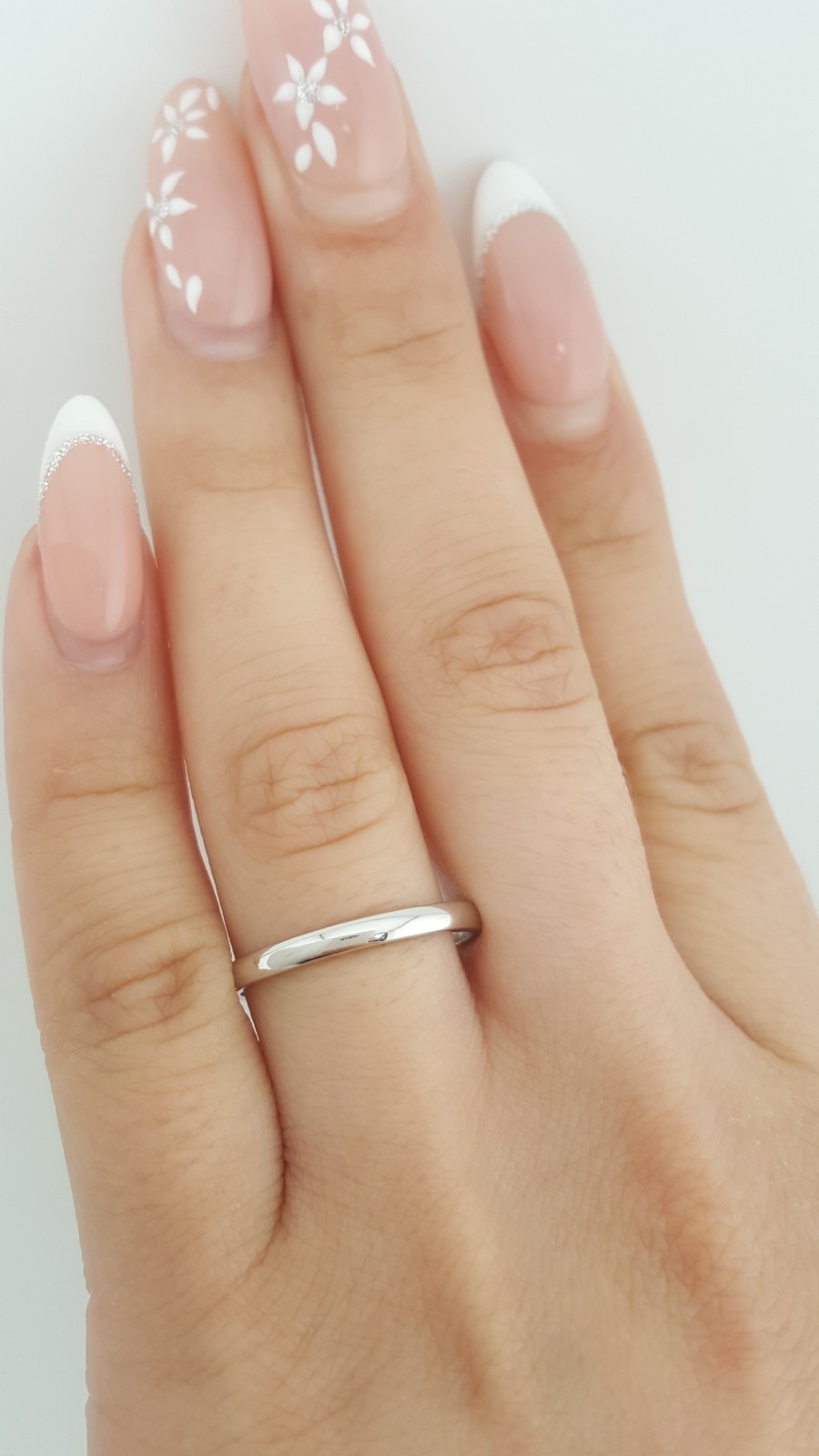 Platinum Wedding Band Ring 2.2 mm 3.2 grams Size 7.5