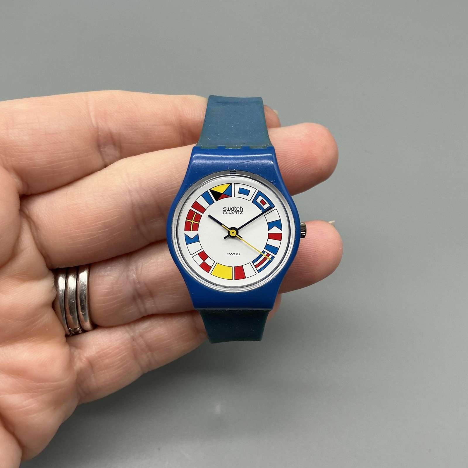 Vintage 12 Flags Swatch Womens Watch 25mm Nautical Flags Blue New Battery
