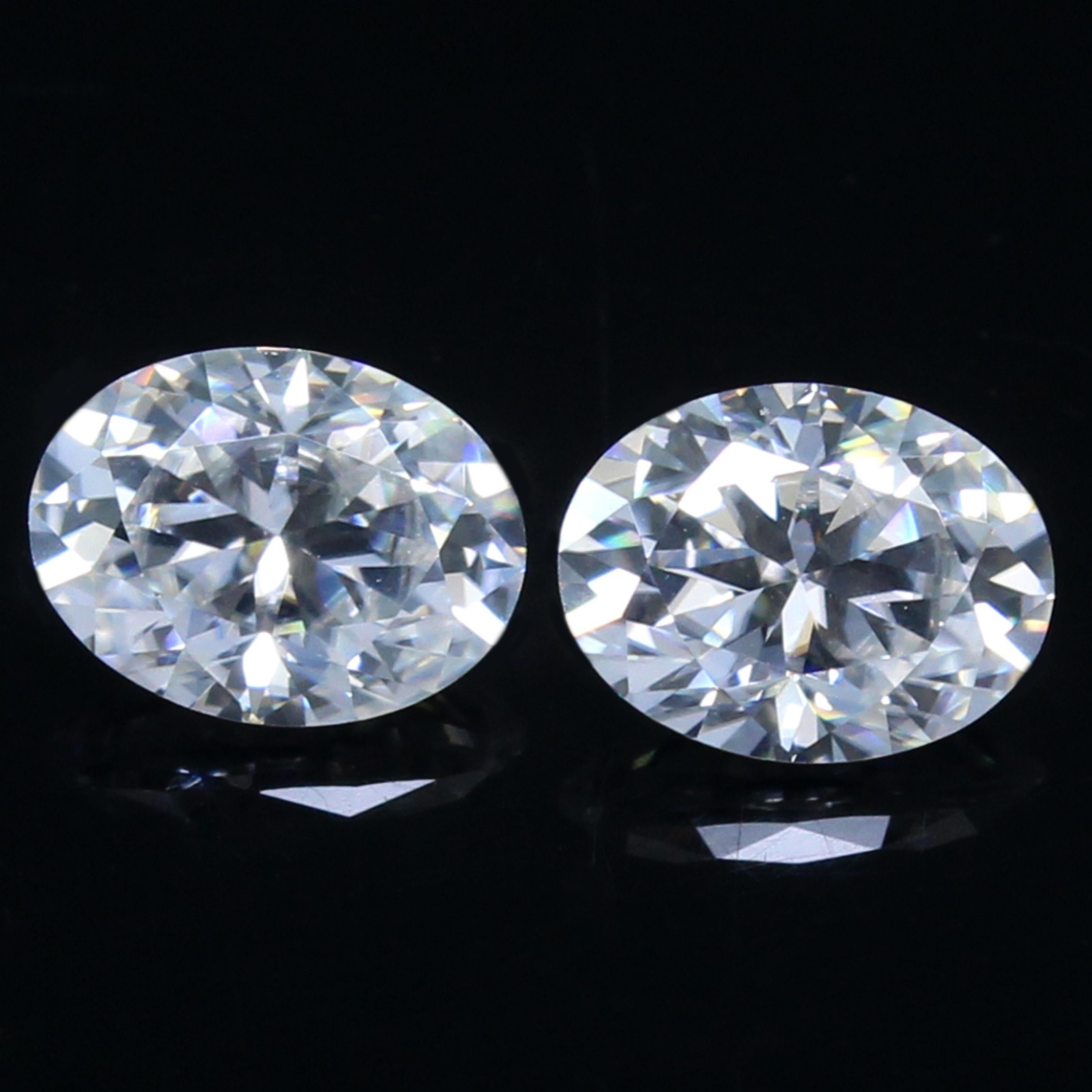 Certified Natural DE Color VVS1 Excellent Cut 3.5×4.5 MM Oval Pair White Diamond