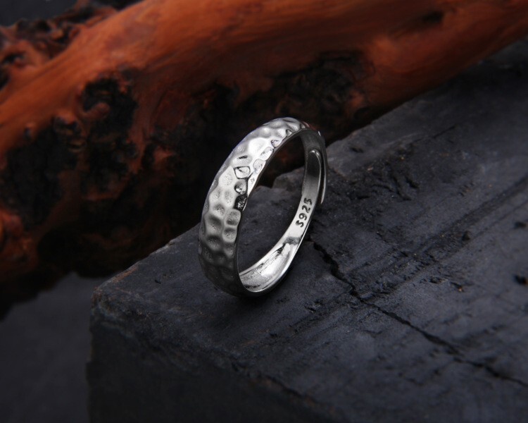 B25 Ring Wide Band Dents Hammered Effect Silver 925 Adjustable