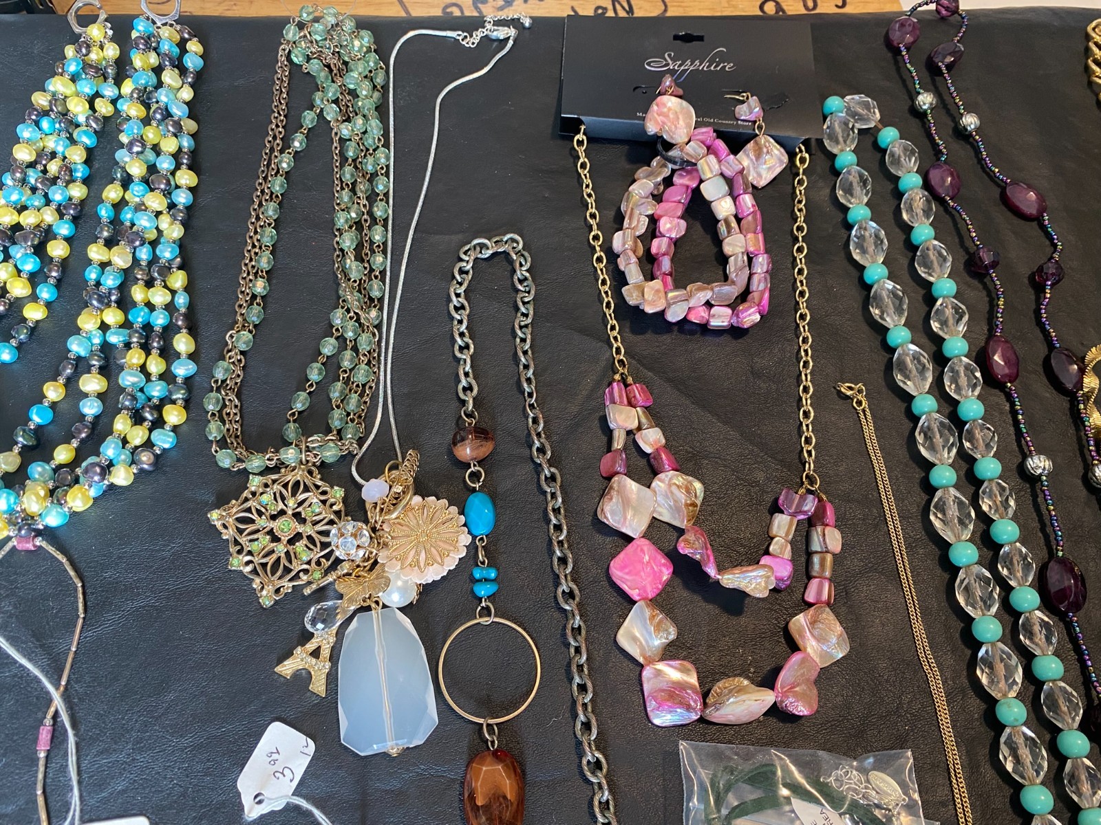 huge lot necklaces jewelry 50+ necklace beaded chain pendant etc. collection N2