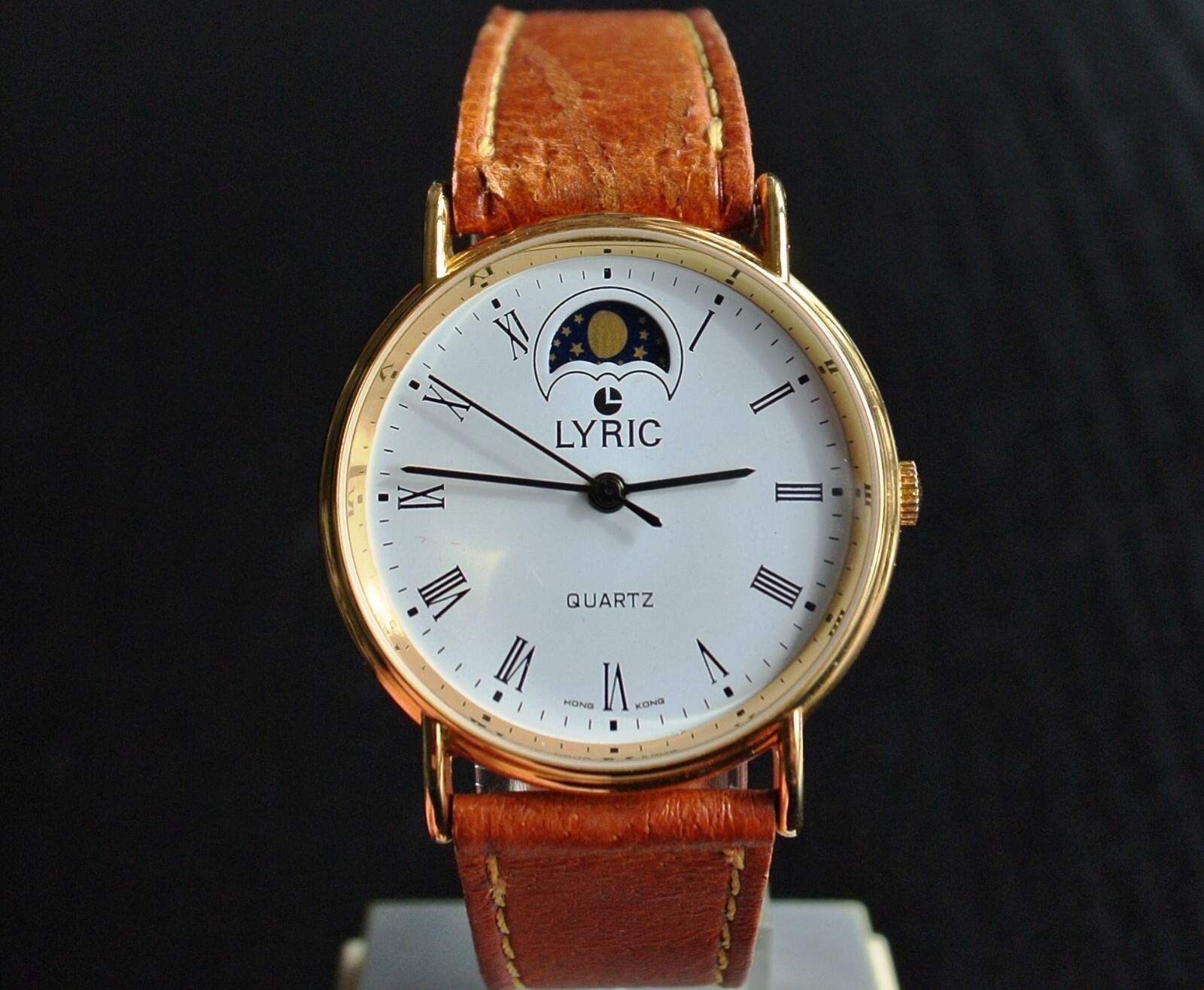 VINTAGE LYRIC ELEGANT MOON PHASE DIAL QUARTZ MEN’S GOLDEN LEATHER DRESS WATCH