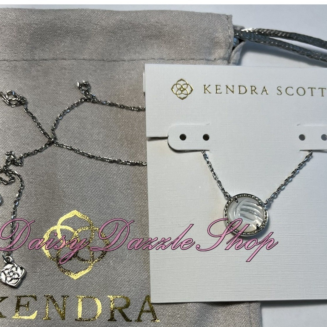 🏐Kendra Scott Volleyball Silver Short Pendant Necklace White Mother-of- Pearl🏐