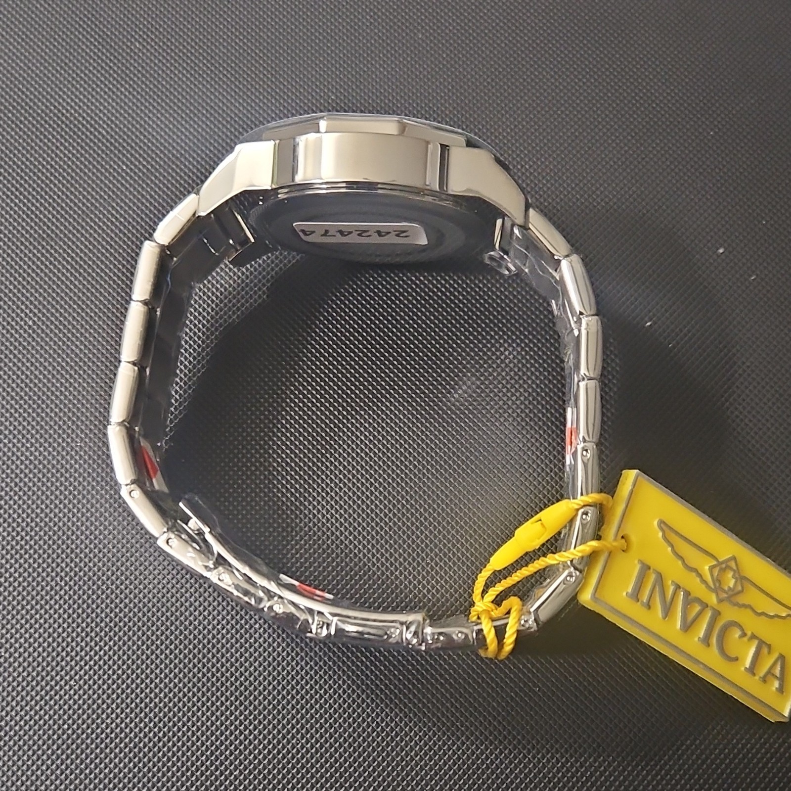 Invicta 46833 Quartz Stainless Bracelet Green Sunburst Dial Octagon 30m Box