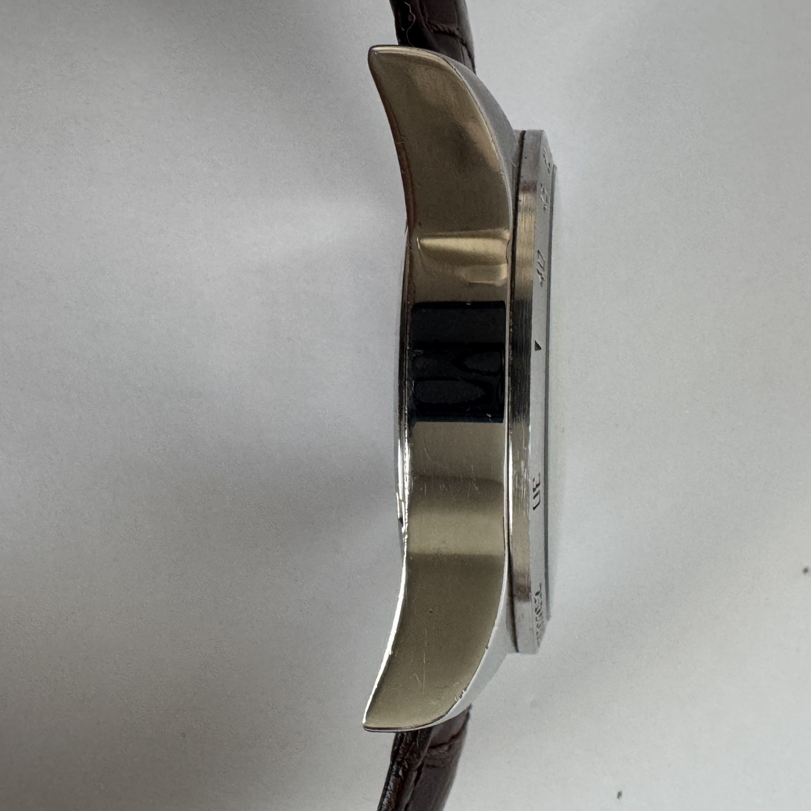 Guess Waterpro Mens Chronograph Watch U13570G2 with leather band (New Battery)
