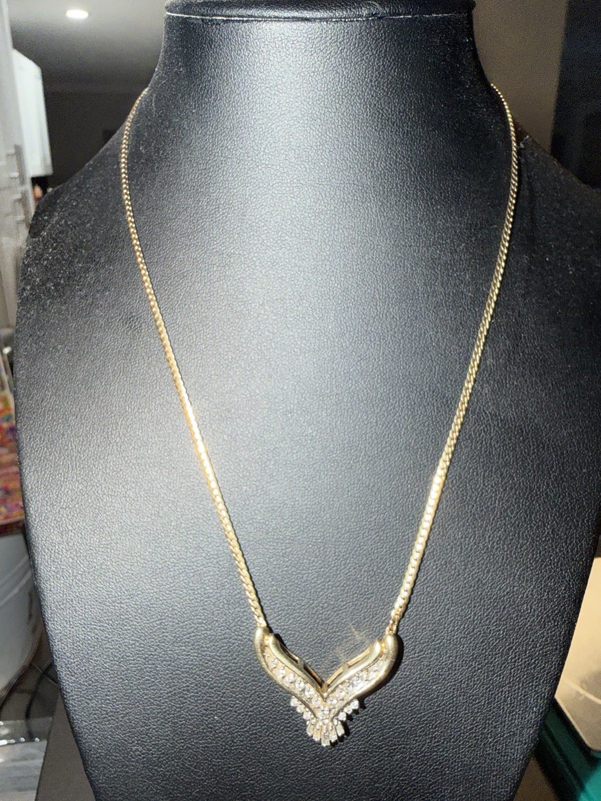 Elegant 14k V-Shaped Diamond necklace