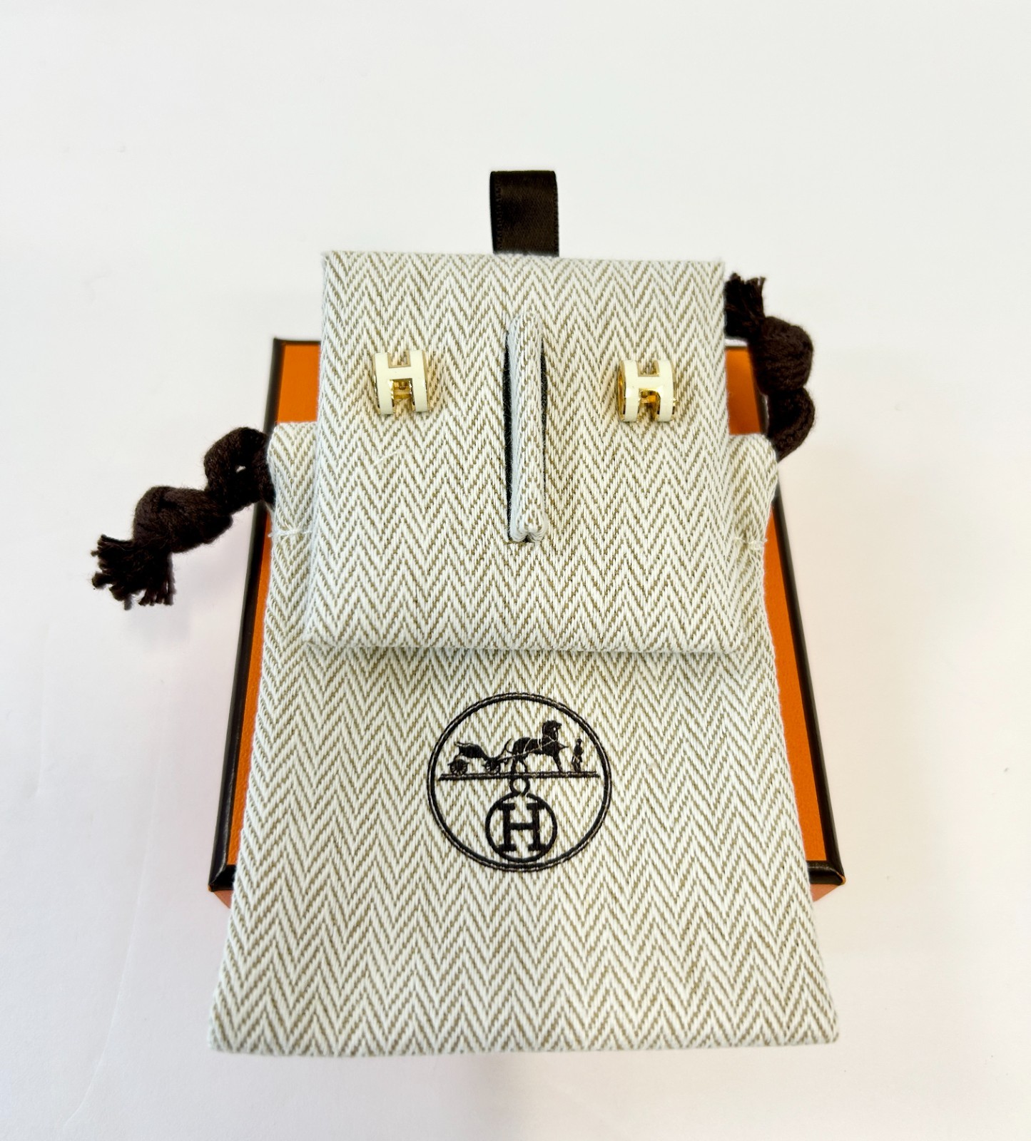 Hermès Mini Pop H Earrings & Clic H Bracelet Blanc White Gold Plated Set NEW