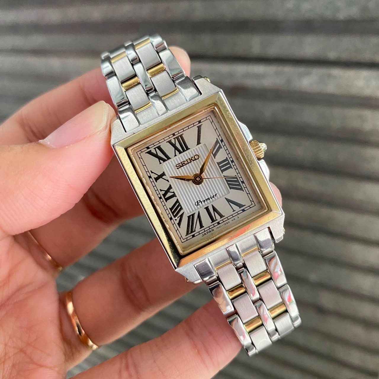 Rare Seiko Premier Quartz 1N01-0RJ0 White Dial Roman Two Tone Ladies Watch Dress