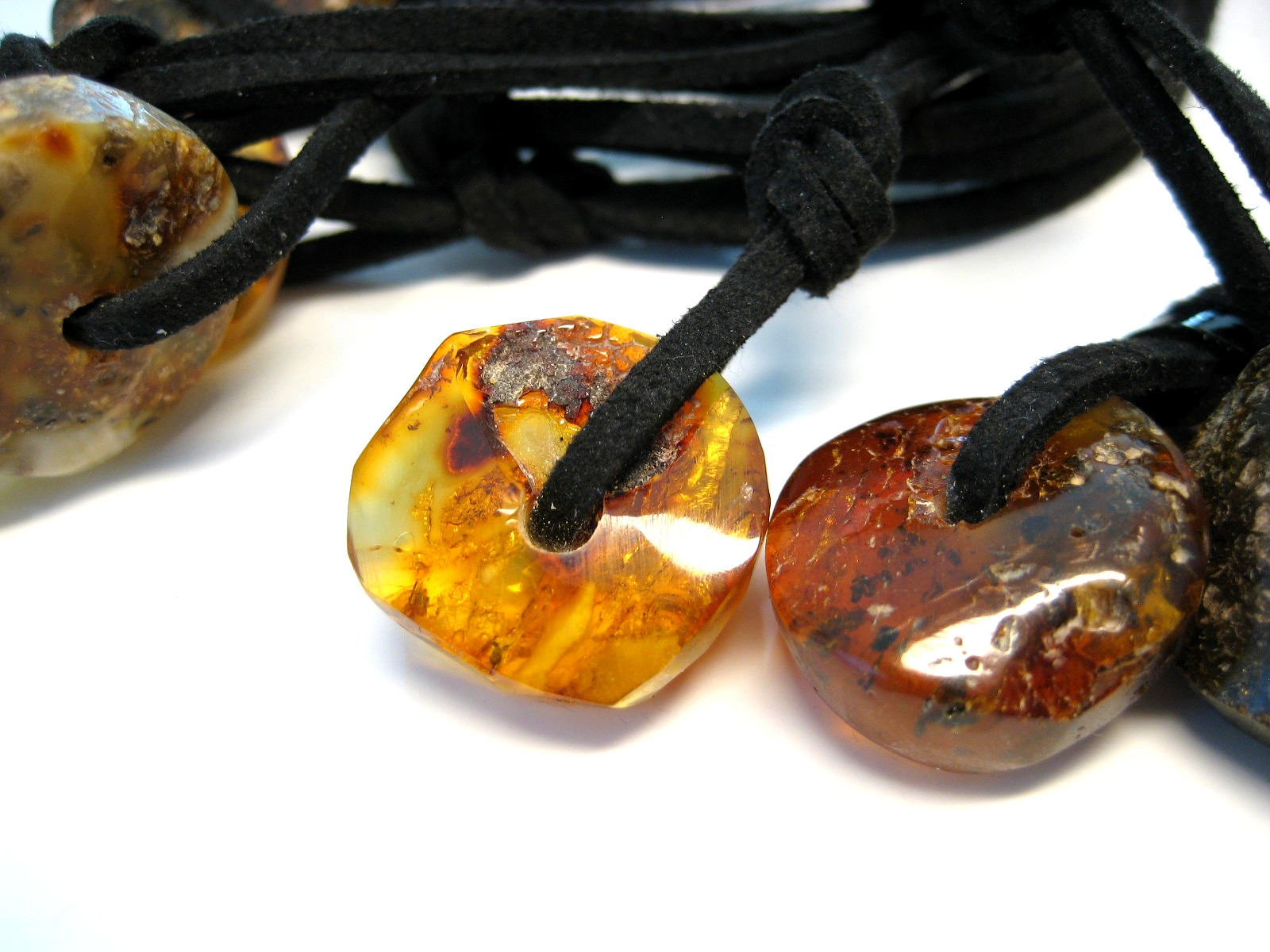 10 items – Genuine Amber Baltic Amber Necklace/Pendant/Amulet !!!