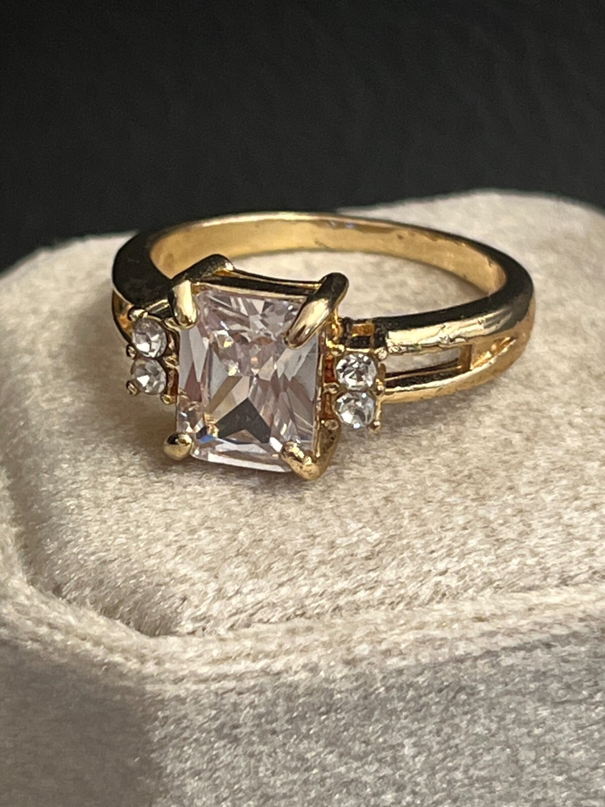 GOLD COLOR WOMEN’S ENGAGEMENT RING/FASHION RING 2CT CZ SIZE 7.5 (STYLE#13)