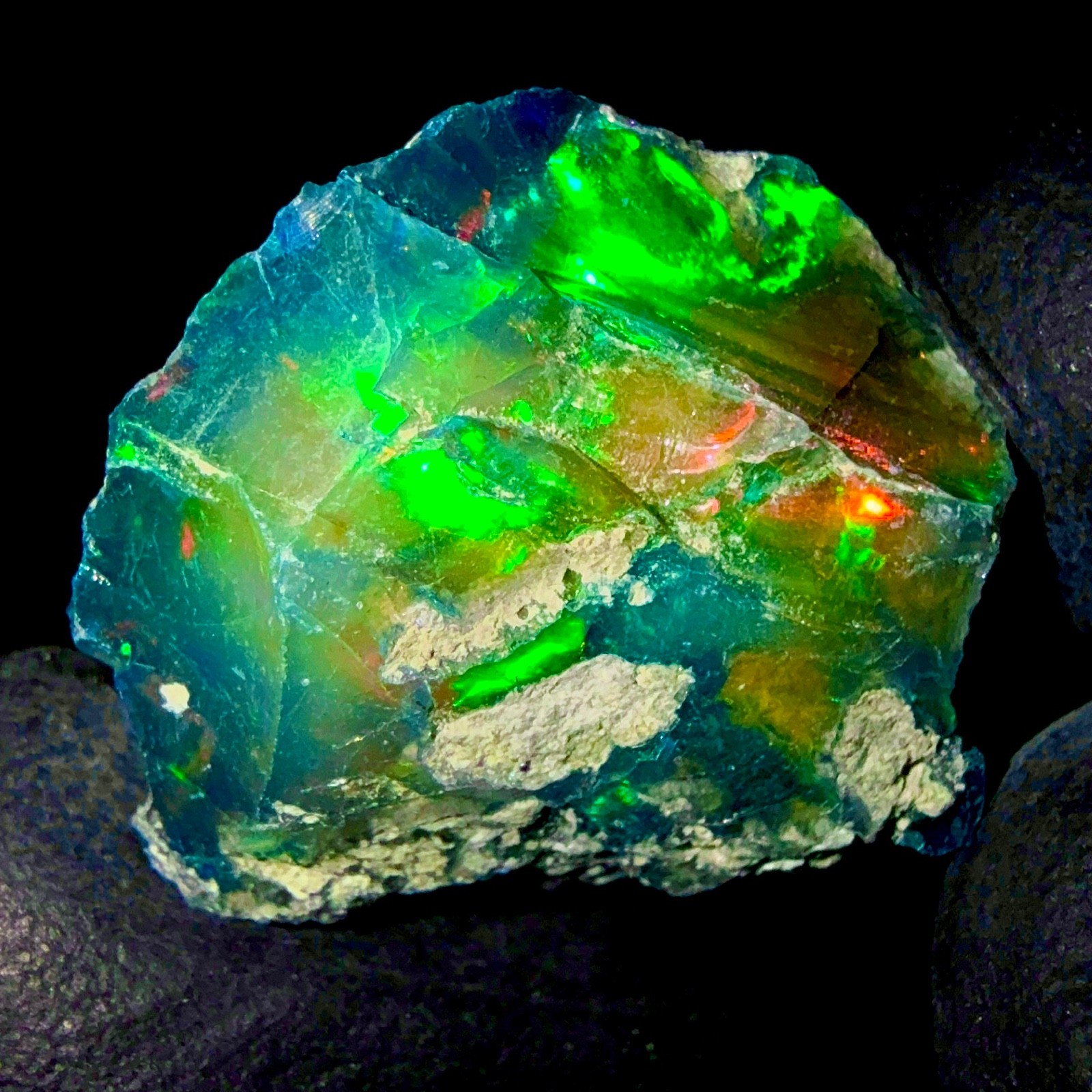 Ethiopian Fire Opal gemstone, Natural opal rough, Black Dry opal 20.5Ct 20×18 mm