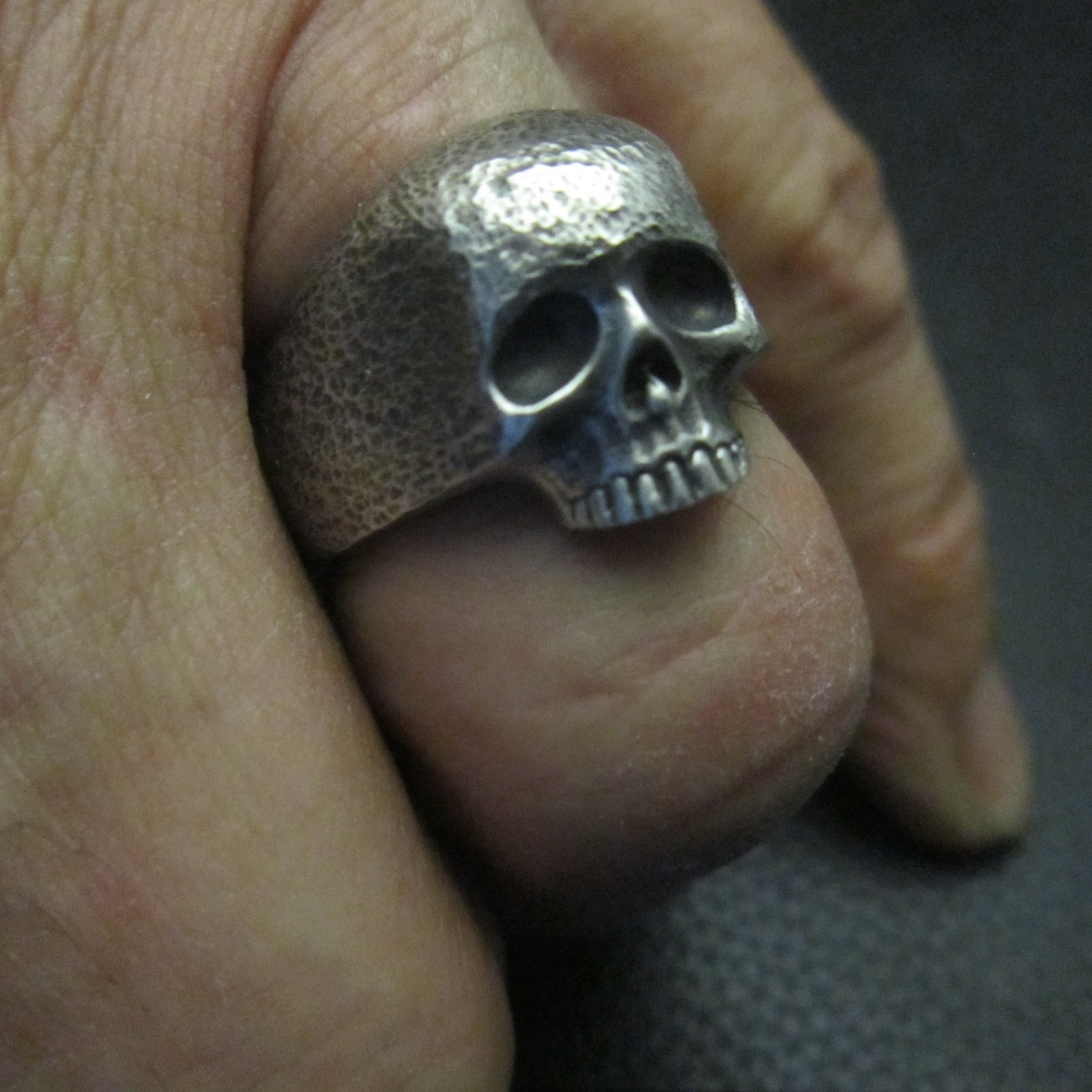 MJG STERLING SILVER KR SKULL RING. SZ 10. 18 GR. KEITH. STREET FINISH