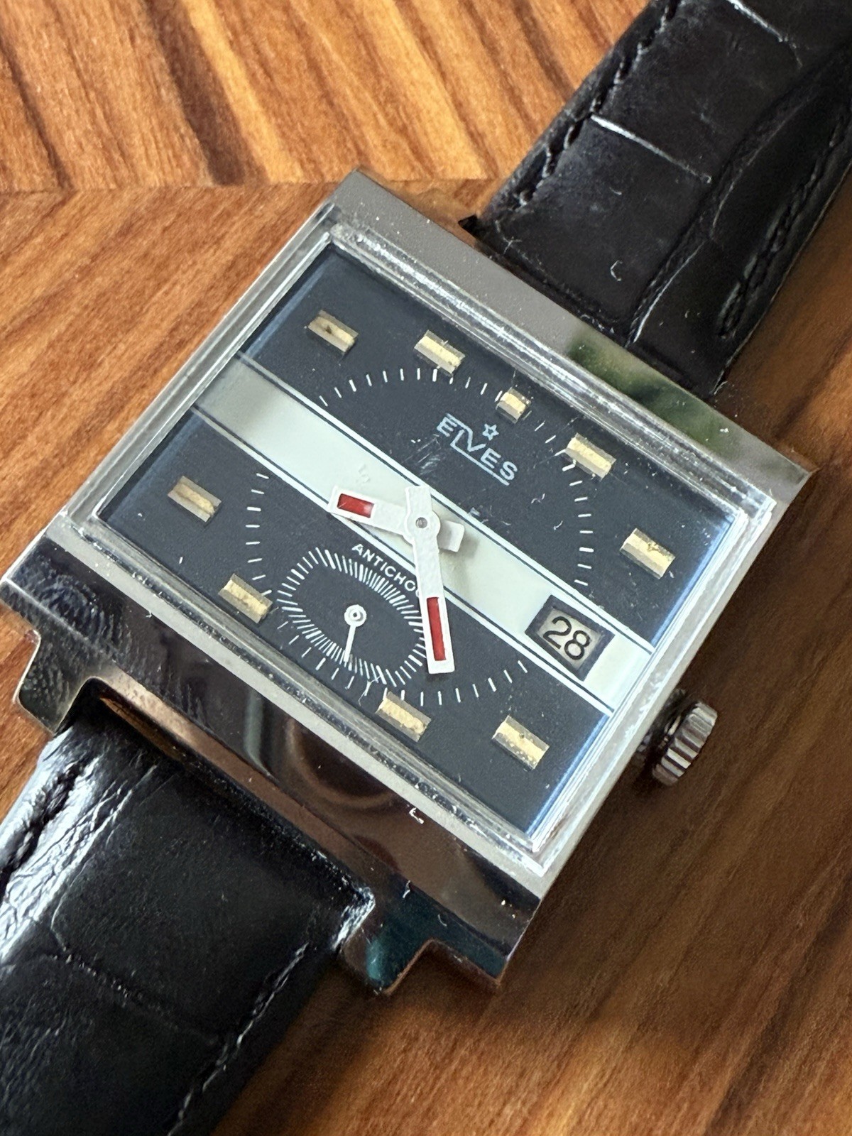 RARE VINTAGE ELVES French Mechanical WATCH Antichoc 1970’s New Old Stock 784